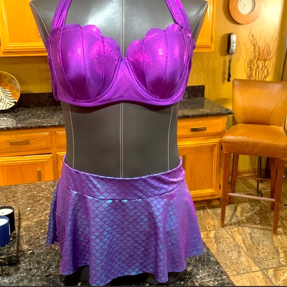 Disney Ariel little mermaid shimmer purple shell swim top  XXL (1) free bottom